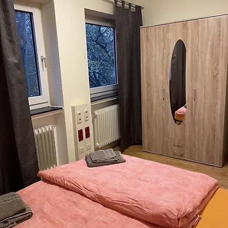 Ferienwohnung In Zentraler Lage Naehe Bahnhof Mit 3 Schlafzimmern, Wohnzimmer, Kueche, Bad, Gaeste-Wc Und Grossem Balkon, Parkplaetze Vorhanden Wilhelmshaven Extérieur photo