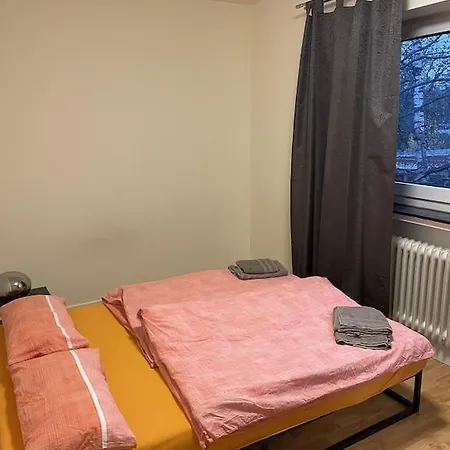 Ferienwohnung In Zentraler Lage Naehe Bahnhof Mit 3 Schlafzimmern, Wohnzimmer, Kueche, Bad, Gaeste-Wc Und Grossem Balkon, Parkplaetze Vorhanden Wilhelmshaven Extérieur photo