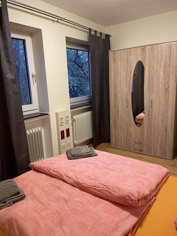 Bahnhofsnähe: Zentrale 3-zimmer Mit Balkon Apartment