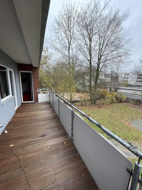 Bahnhofsnähe: Zentrale 3-zimmer Mit Balkon Apartment Wilhelmshaven
