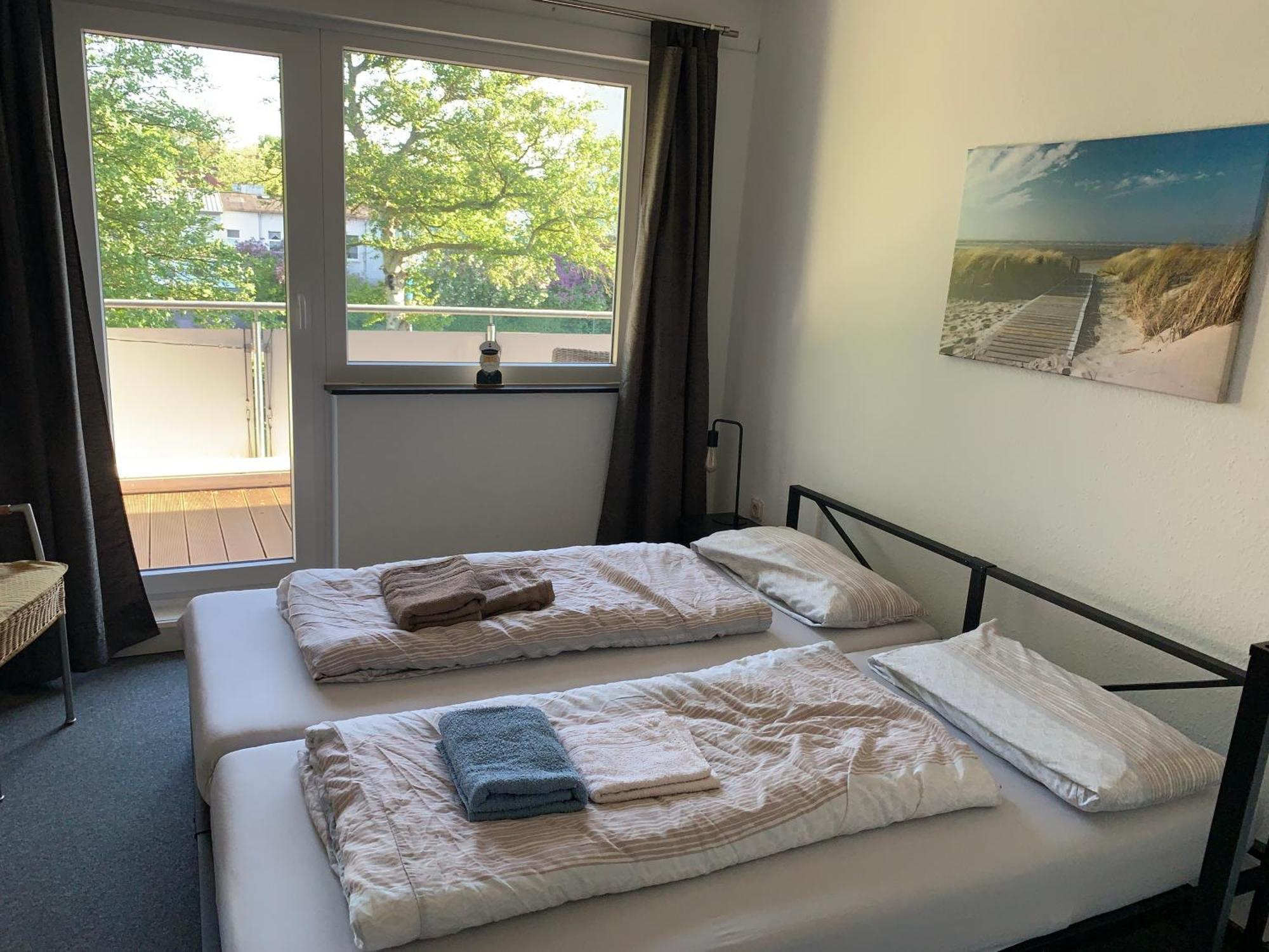 Bahnhofsnähe: Zentrale 3-zimmer Mit Balkon Apartment