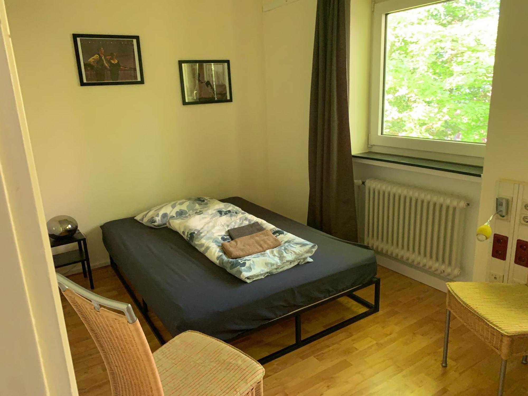 Bahnhofsnähe: Zentrale 3-zimmer Mit Balkon *