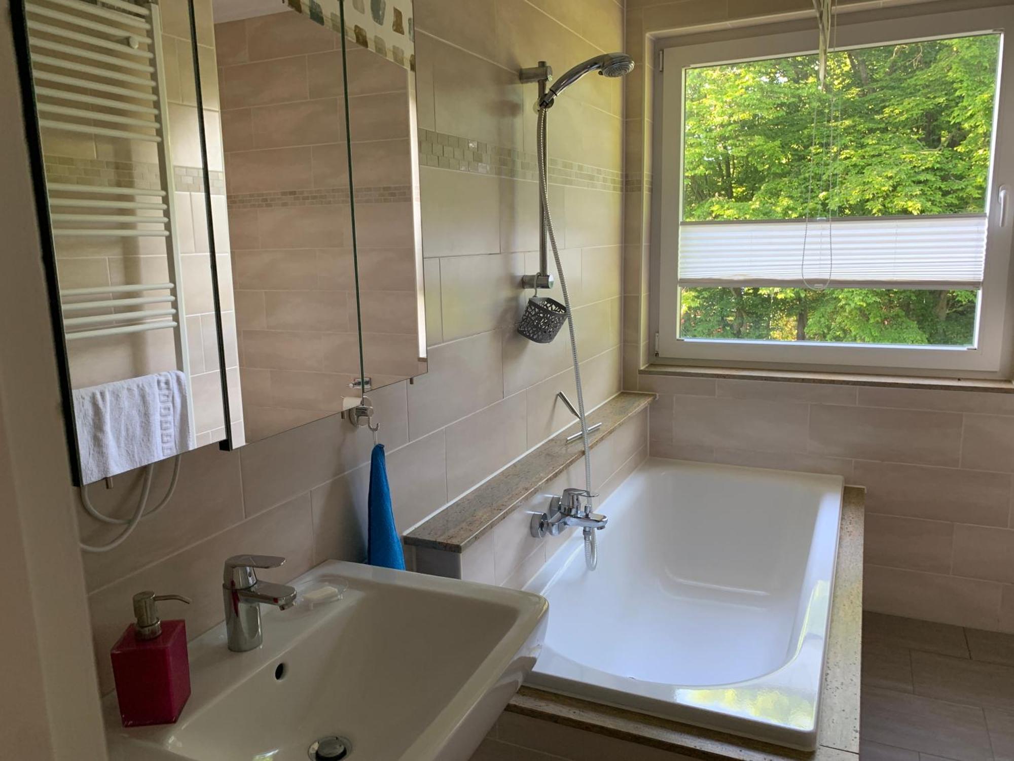 Bahnhofsnähe: Zentrale 3-zimmer Mit Balkon * Wilhelmshaven