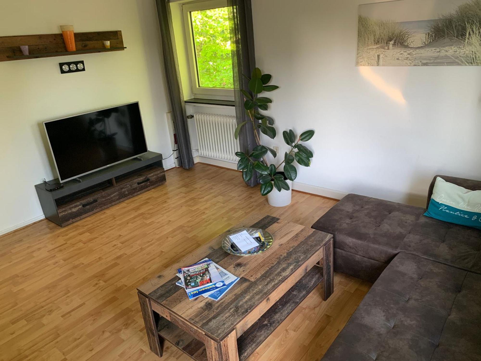 Apartment Bahnhofsnähe: Zentrale 3-zimmer Mit Balkon *