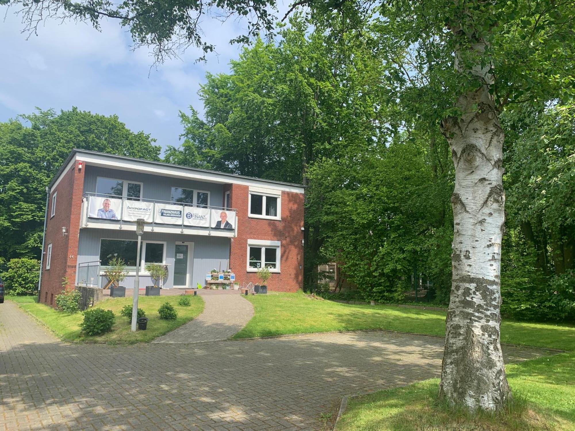 Apartment Bahnhofsnähe: Zentrale 3-zimmer Mit Balkon *